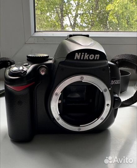 Nikon D5000 body