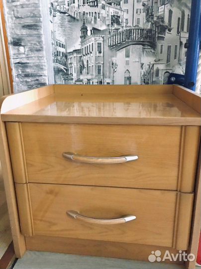 Тумба прикроватная