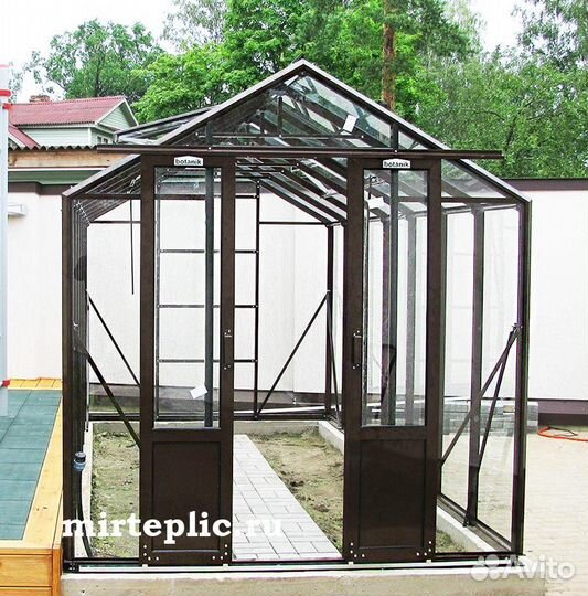 Небольшая стеклянная теплица 2 на 3 метра 6 кв мет