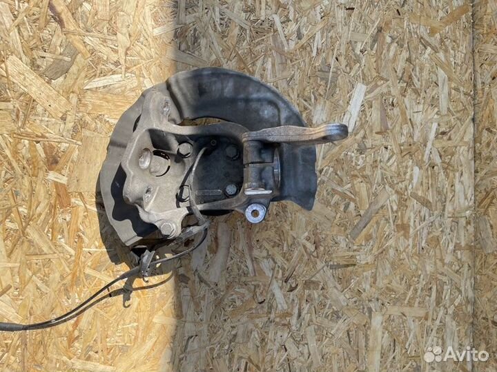 Кулак поворотный передний правый Bmw M5 E60 S85