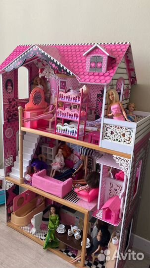 Кукольный домик с мебелью
