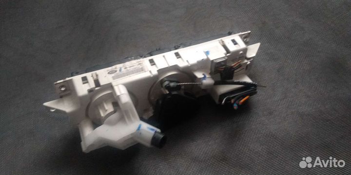 Блок управления отопителем форд фокус 2