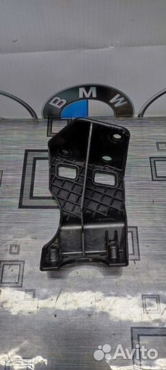 Правый кронштейн омывателя Mercedes W164, GL164