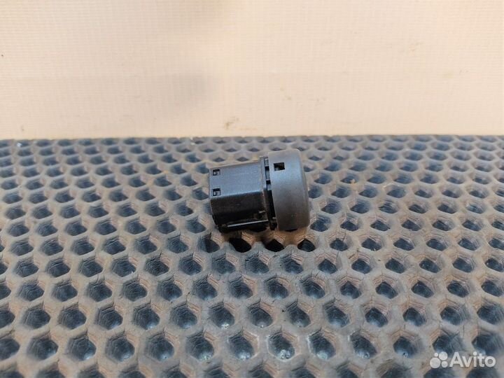 Кнопка антипробуксовочной системы Iveco Stralis