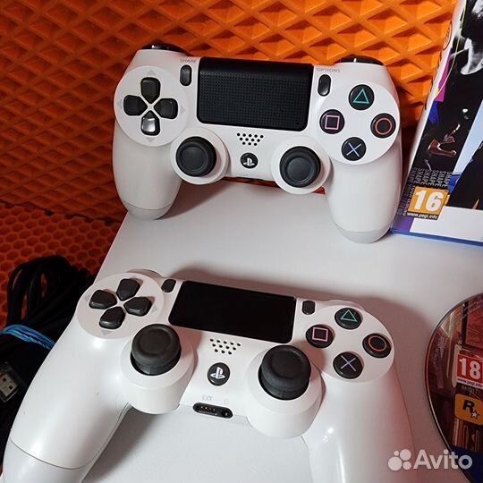 Sony PS4 Pro+ 2 джойстика +2 диска