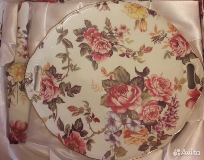 Тарелка для торта с ложкой