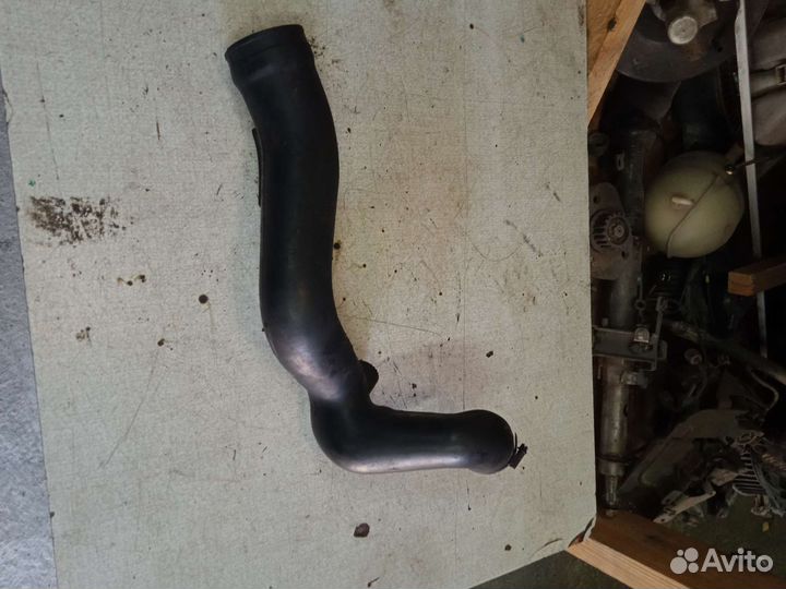 Патрубок Volkswagen Passat B3 Фольксваген б3