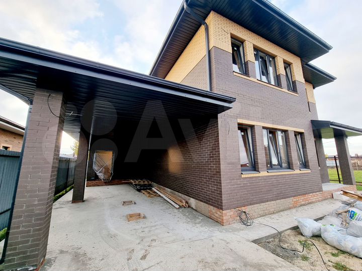 Дом 231 м² на участке 4 сот.