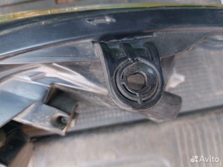 Фара kia cerato правая