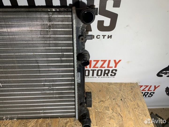 Радиатор охлаждения двигателя Skoda Octavia 1U AKL