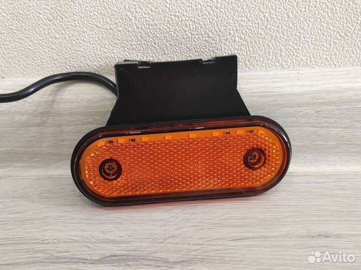 Фонарь боковой Диод 12V жёлтый свет