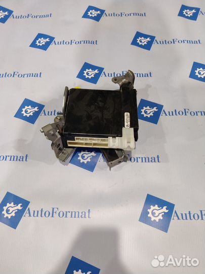 Toyota Land Cruiser 200 Блок предохранителей