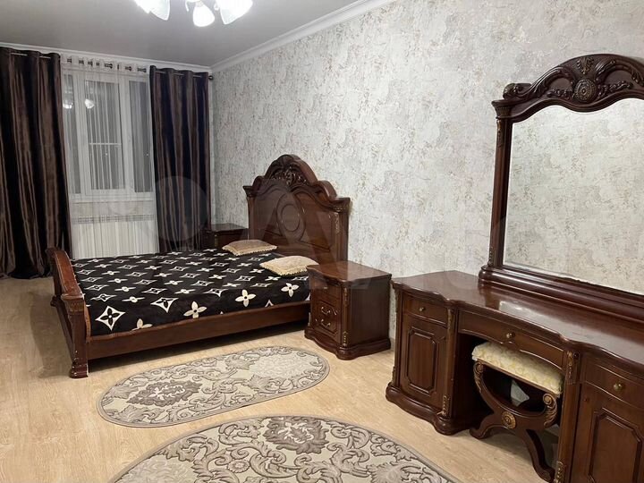 2-к. квартира, 77,5 м², 3/10 эт.