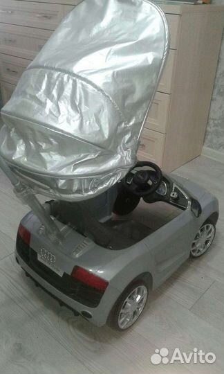Машинка-каталка Audi