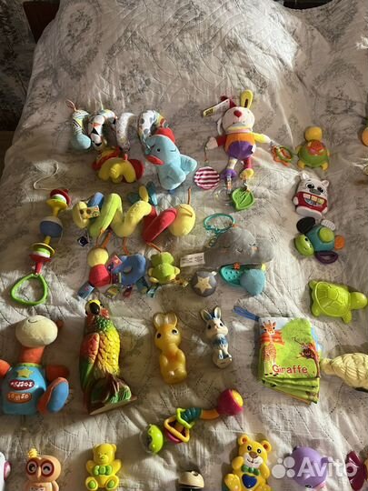 Детские игрушки малышу 0+ пакетом
