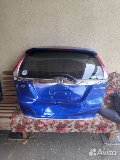 Дверь багажника Honda fit