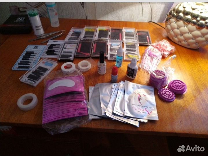 Продаётся кушетка и лампа для наращивания ресниц