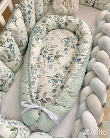 Бортики в кроватку. Косичка. Подушки