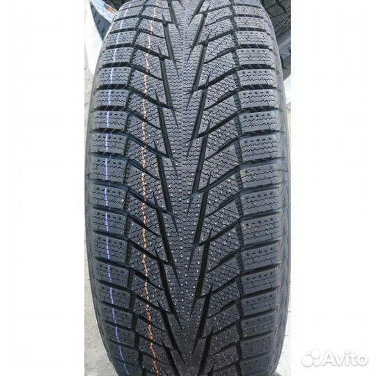 Hankook Winter I'Cept iZ 2 W616 215/65 R16 102T