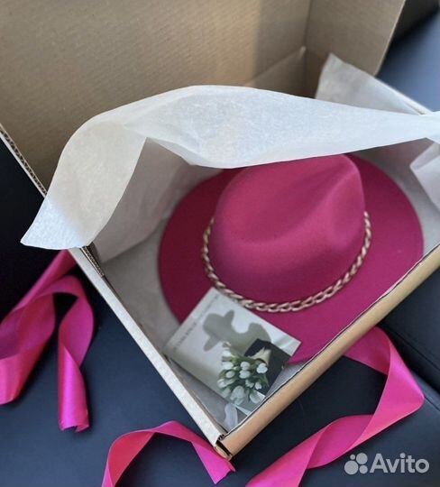 Шляпа и клатч