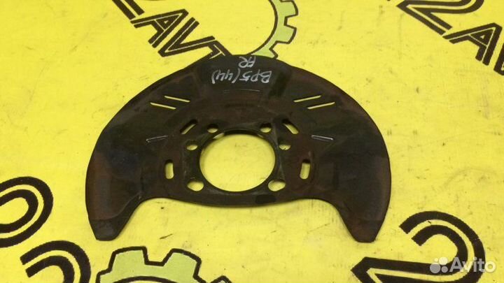 Щиток тормозного механизма передний правый Subaru