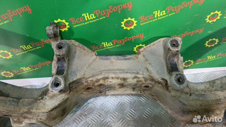 Подрамник передний Nissan Primera P11 седан