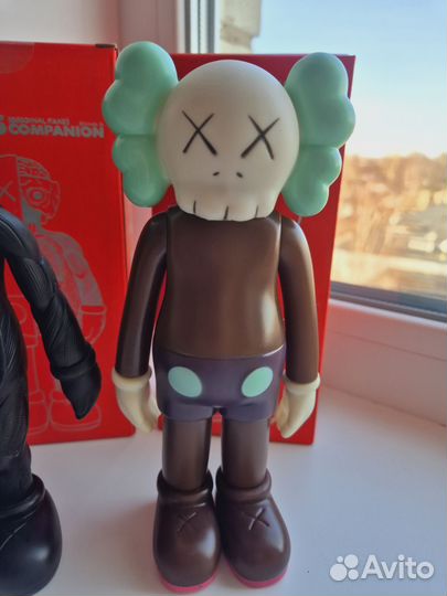 Коллекционная фигурка Kaws