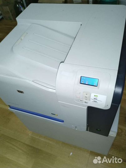 Принтер HP color laserjet CP3525dn