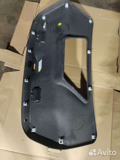 Обшивка крышки багажника Audi A8 D3