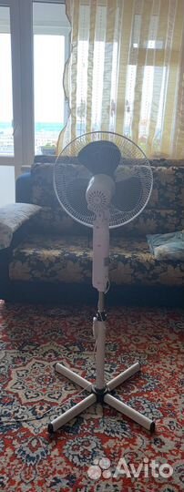 Вентилятор напольный vitek с пультом