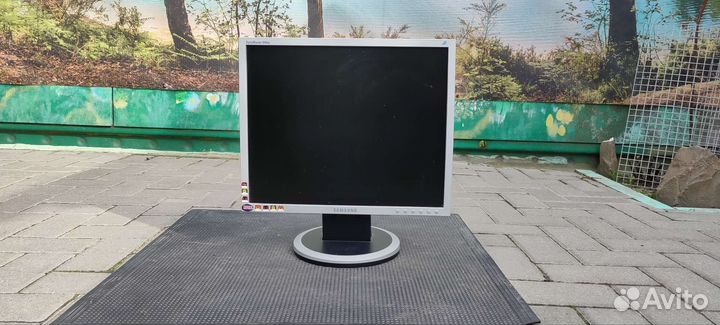 Монитор samsung 940BF
