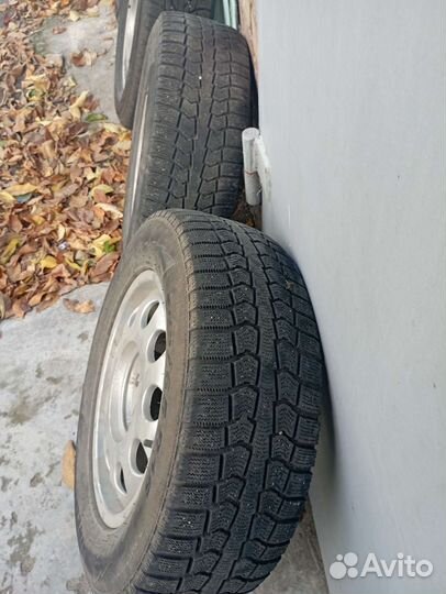 Kumho WinterCraft Ice WI61 15.00/65 R15