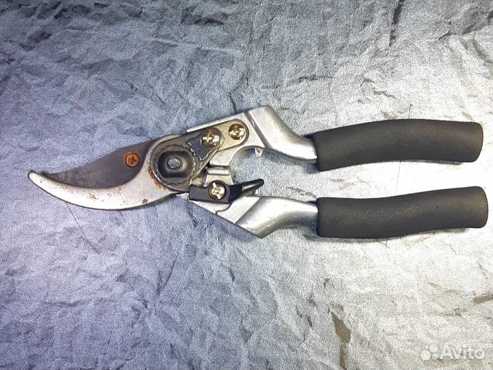 Заточка инструмента, маникюрного и парикмахерского