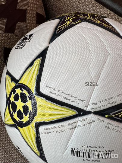 Футбольный мяч