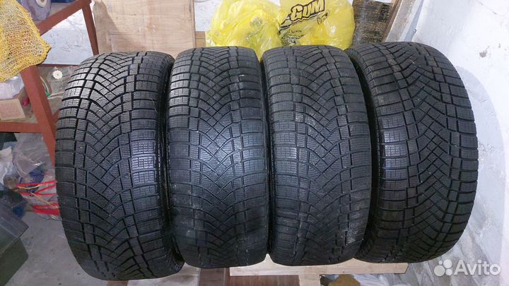 Pirelli Carrier Winter 255/50 R19