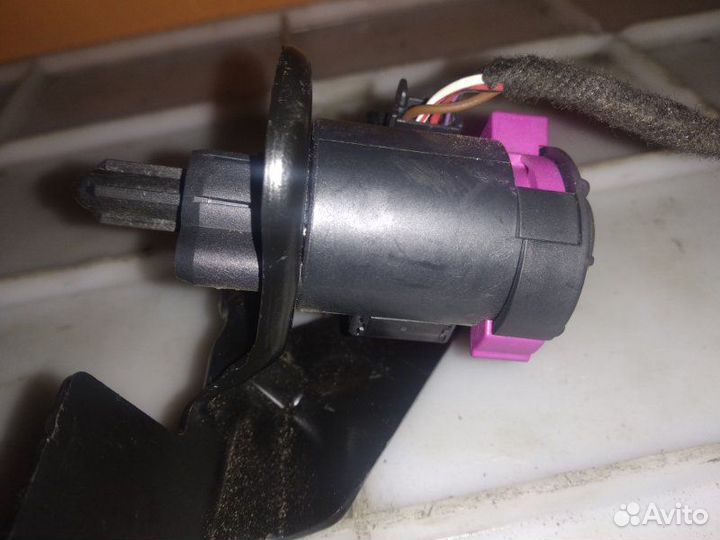 Датчик стояночного тормоза Audi A6 C6 caha 2010