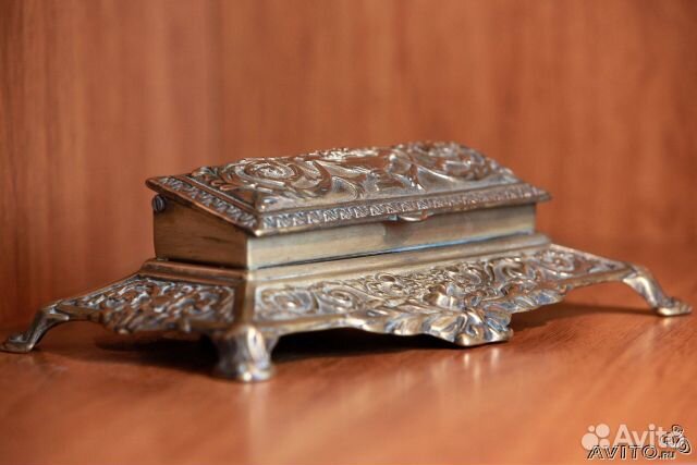 Антикварный бронзовый ларчик для колец и украшений