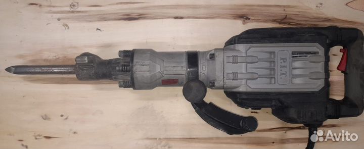 Прокат отбойных молотков и перфораторов