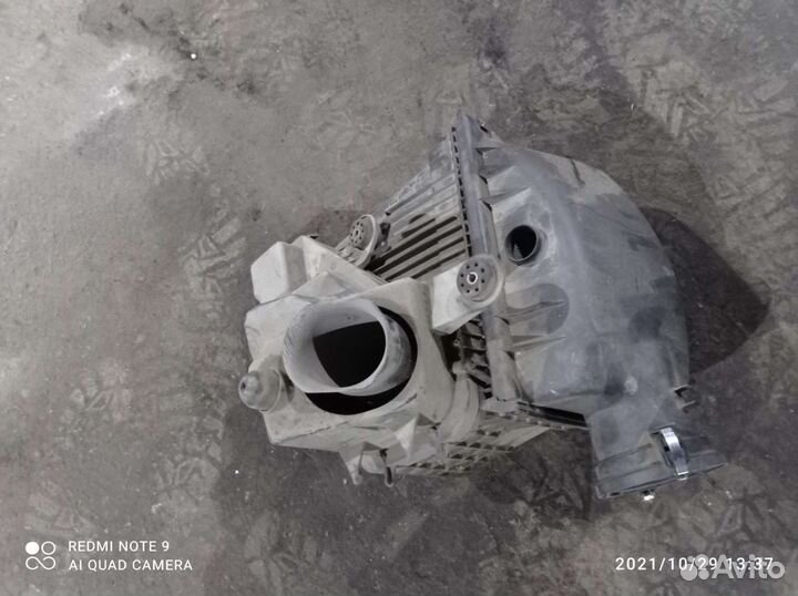 Корпус воздушного фильтра бмв Е65 n62b44