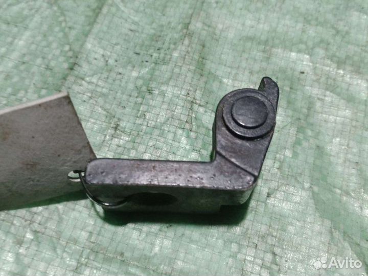 Петля двери правая Volkswagen Passat B3