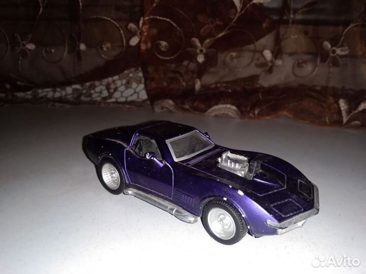 Модельки машин, металлические