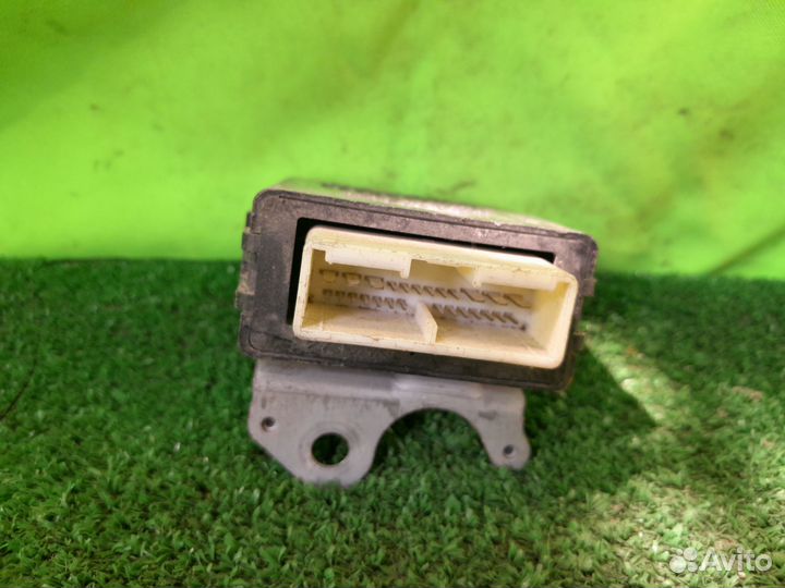 Блок управления стеклоочистителем Toyota Corolla