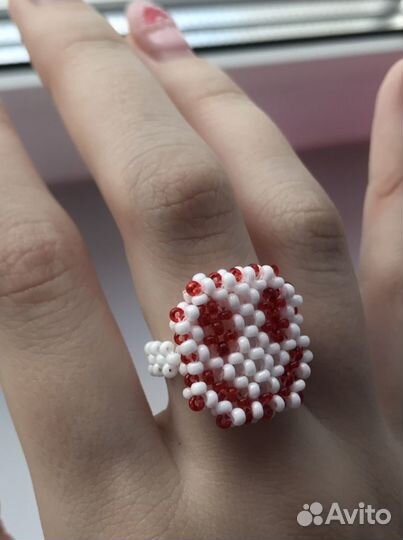 Украшения из бисера