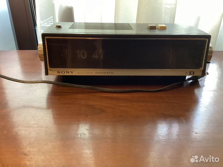 Радио sony TFM-C560W