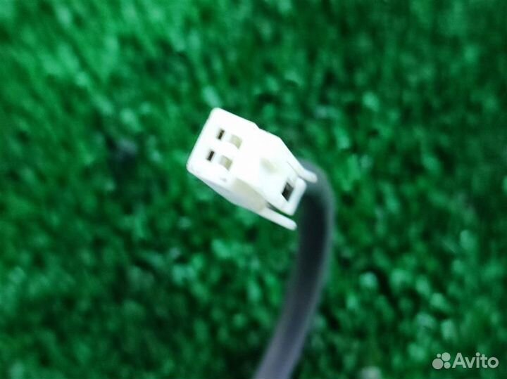 Кнопка багажника Toyota Corolla Verso R1 2006