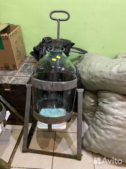 Бутыли с конструкцией для разлива 20 литров