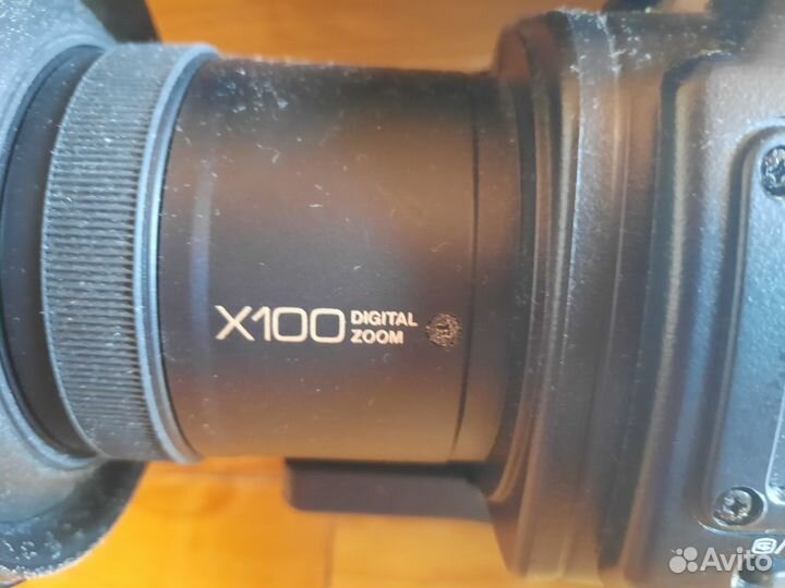 Видеокамера Panasonic M3000
