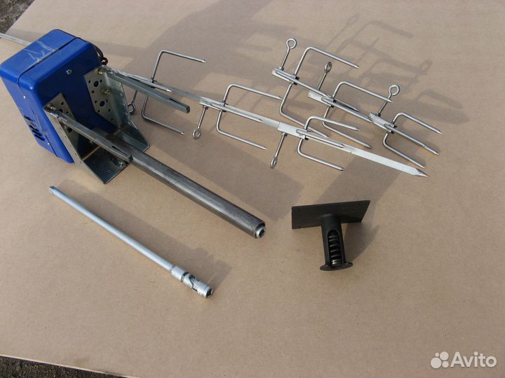 Вертел для установки в каменные барбекю