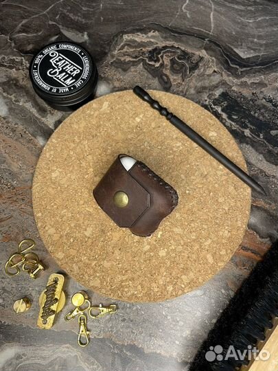 Кожаный чехол для AirPods