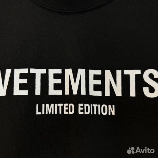 Футболка vetements